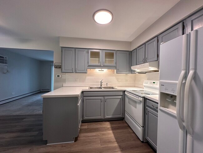 Building Photo - 4525 Elm Ave