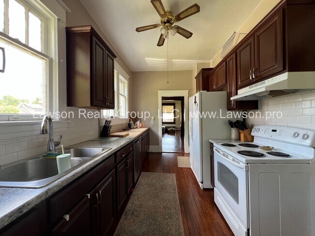 Building Photo - Beautiful House, Close to the Greenway and...