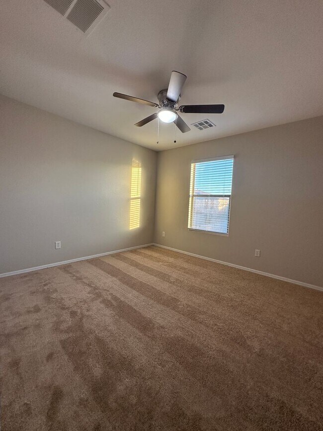 Building Photo - San Tan Valley, 4 bed, 2.5 bath, huge loft, 2300 sqft, 3 car garage