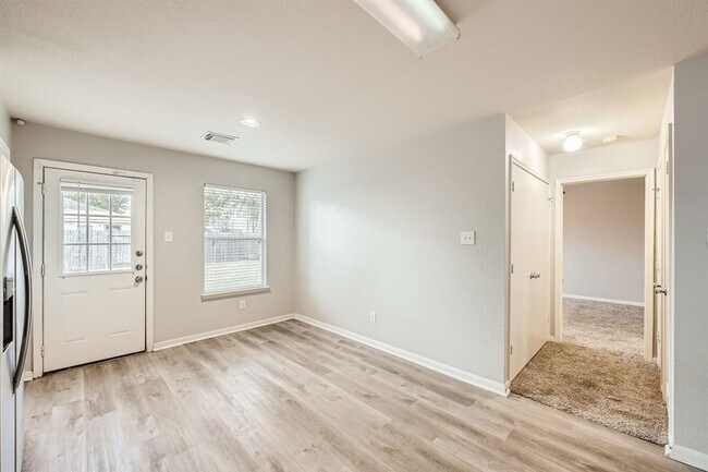 Building Photo - 6602 Fairbrook Park Ln