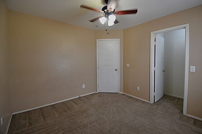 Building Photo - Meadow Vista