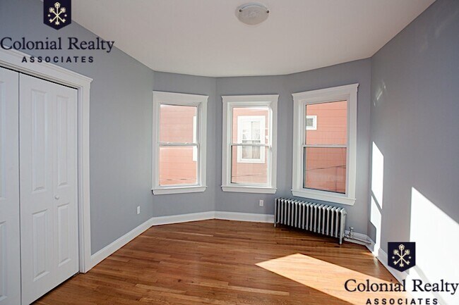 Building Photo - 378 Prospect St