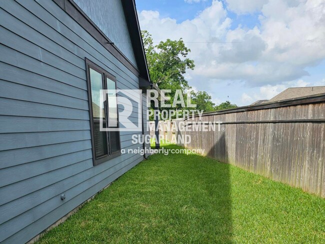 Building Photo - Move-In Ready Home in Sienna with Resort Amenities