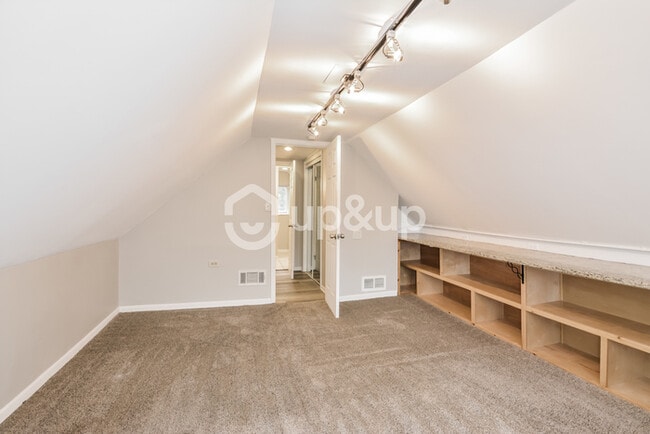 Building Photo - Fantastic 2bd/2.5ba home! Let yourself in!