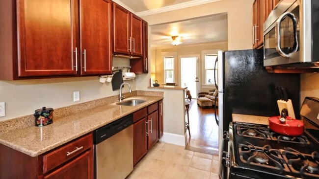 Building Photo - 2101 Kirkwood Ave