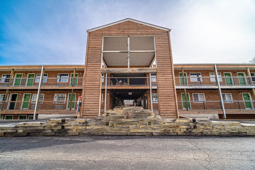 Building Photo - 957 Indian Point Rd