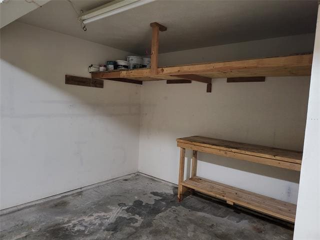 Building Photo - 3335 Briaroaks Dr