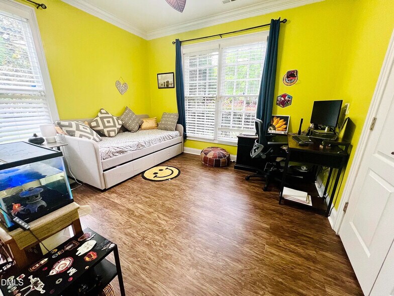 Building Photo - Room in House on Gold Rock Ln