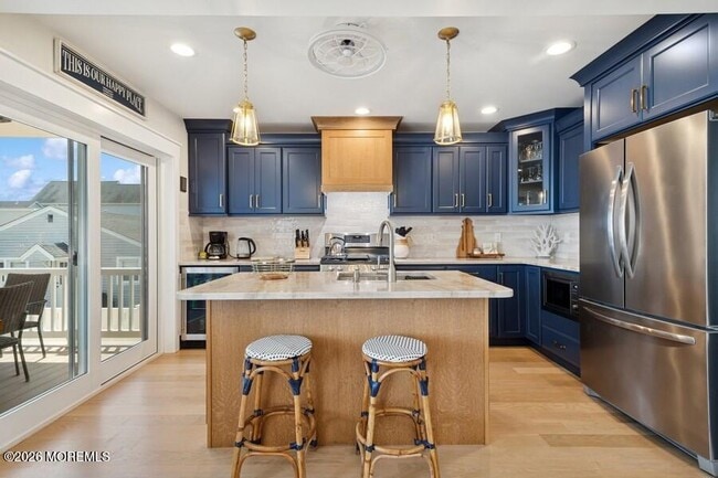 Building Photo - 124 2nd Ave