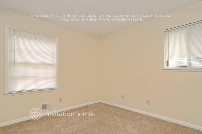 Building Photo - 3890 Benchmark Dr