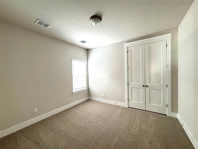 Building Photo - 805 Meadowcrest Dr