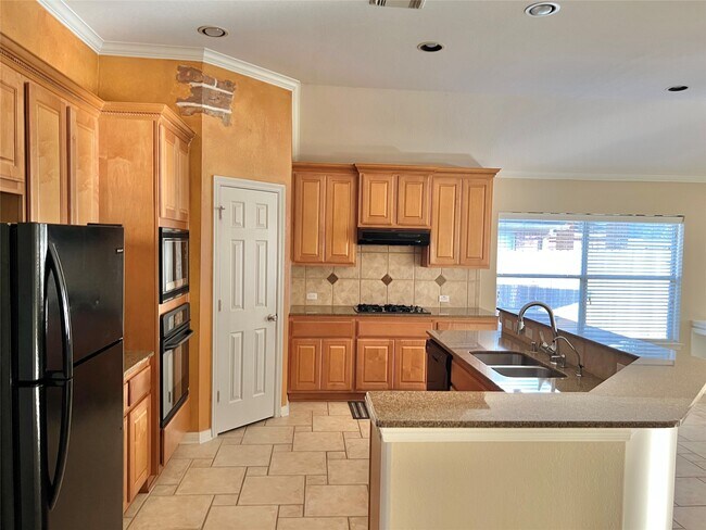 Building Photo - 11712 Summer Brook Ct