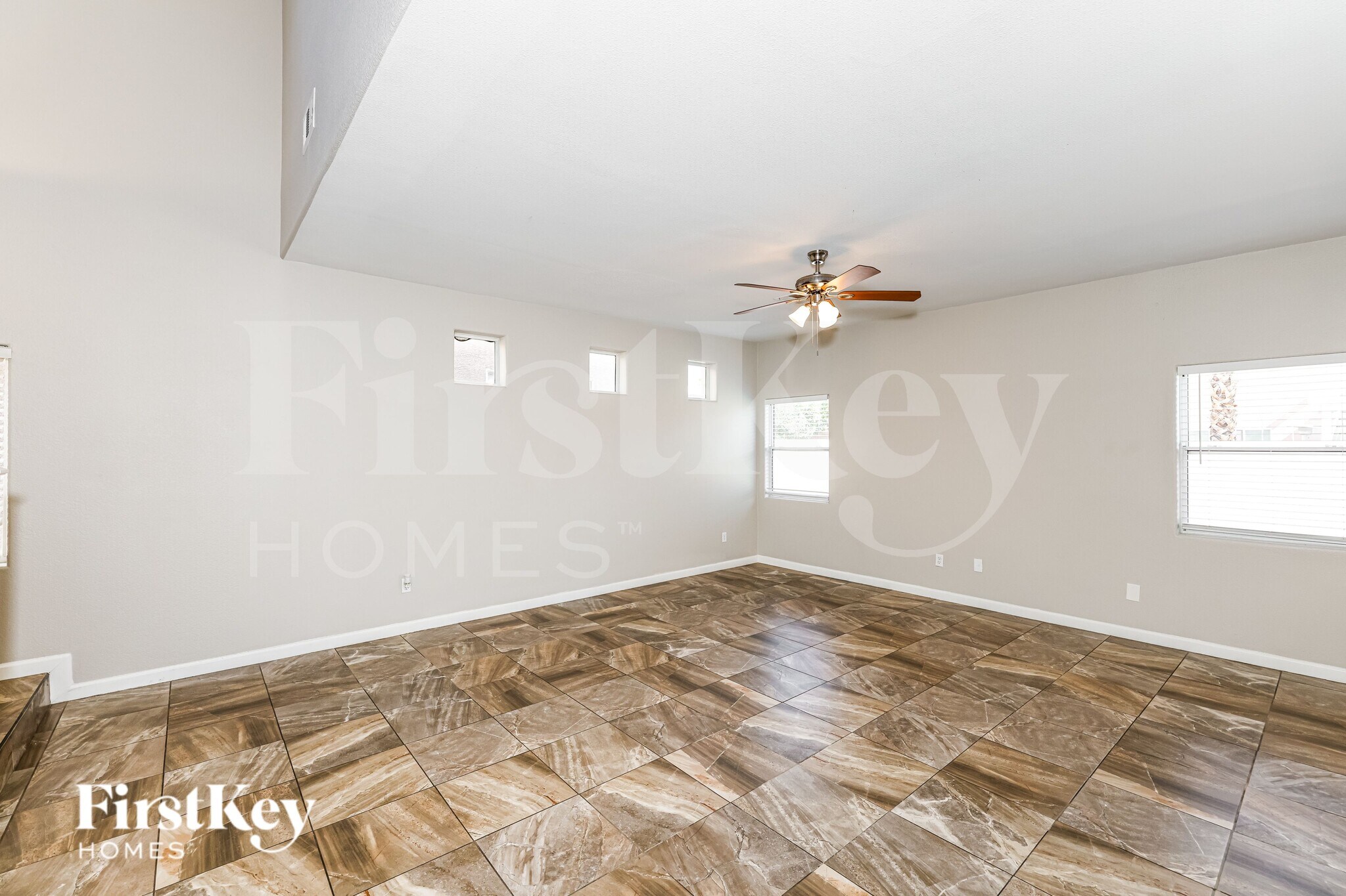 Building Photo - 528 E Brown Breeches Ave