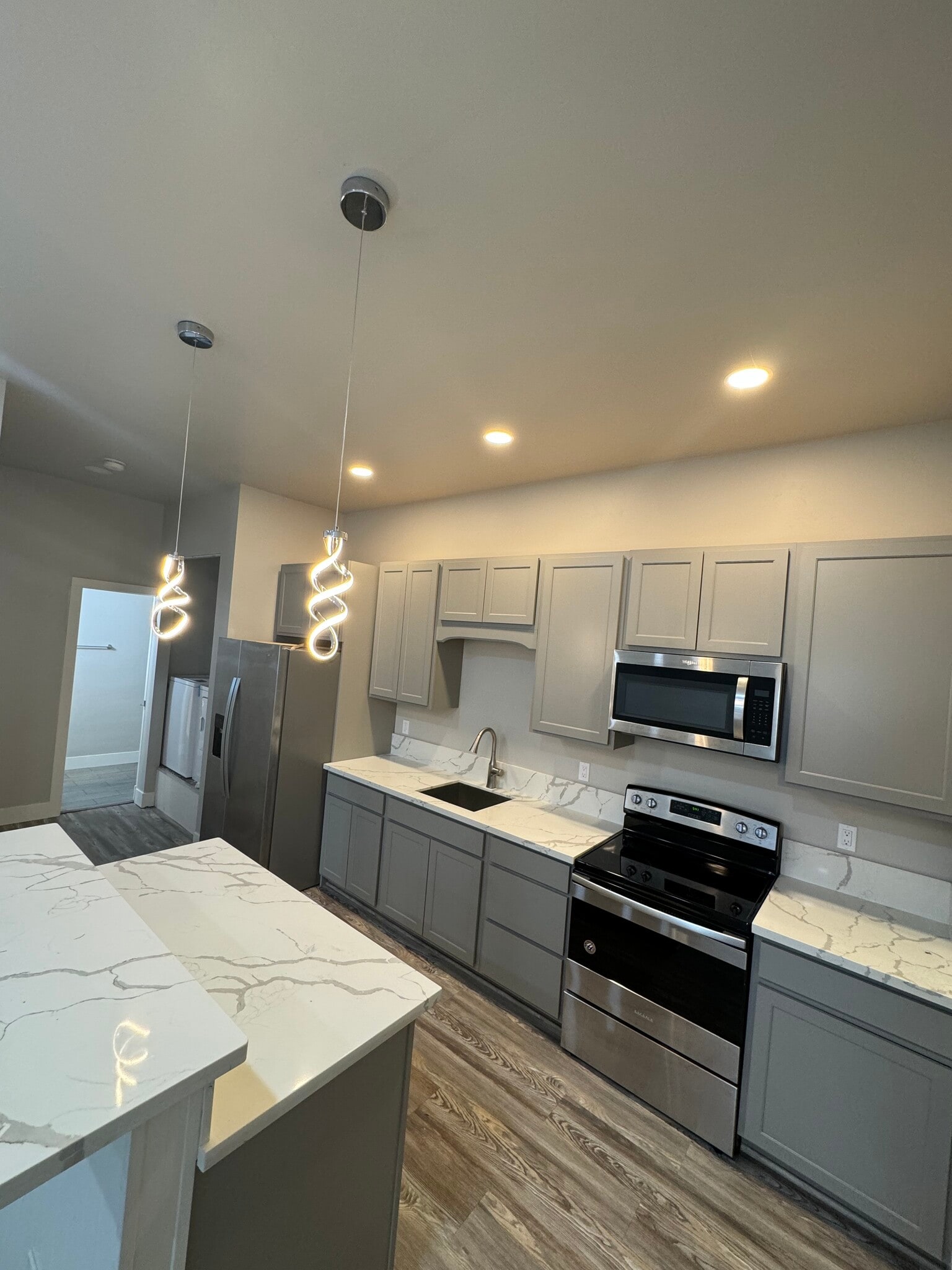 Building Photo - 225 2nd St