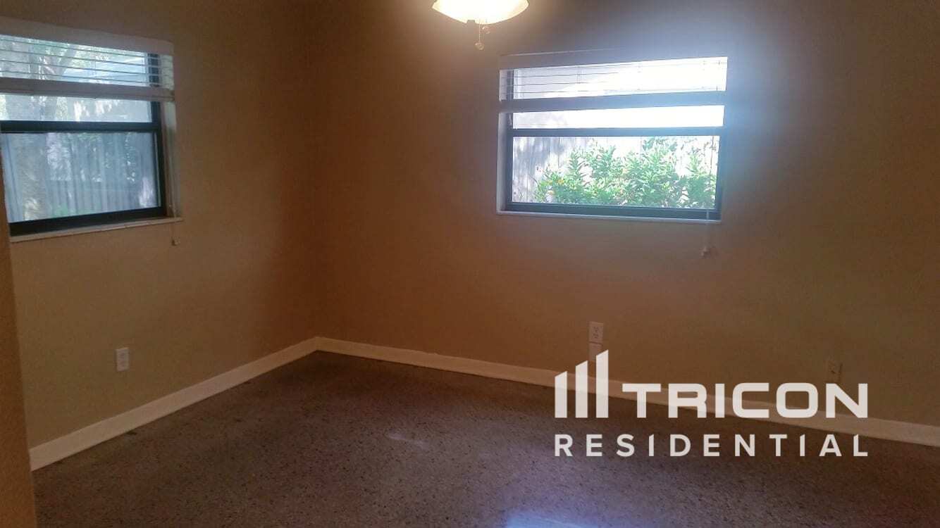 Building Photo - 1122 Ibsen Ave