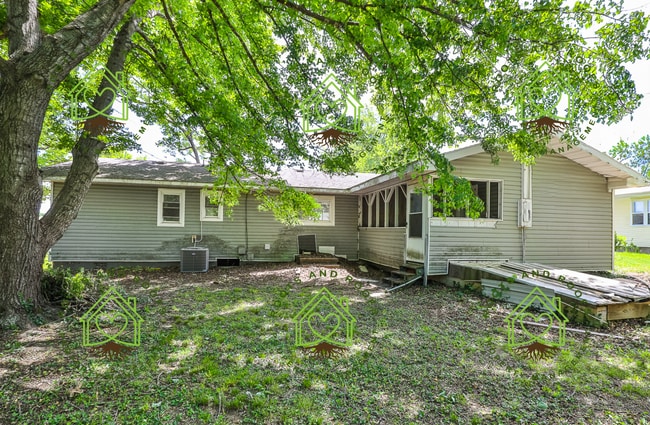 Building Photo - 2509 E Pine Grove Pl