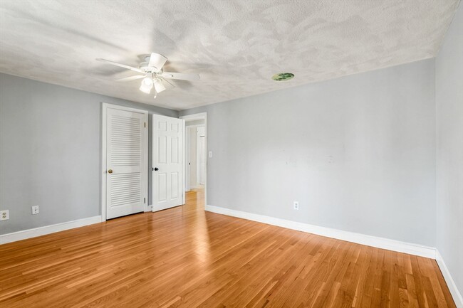 Building Photo - 306 Grove St