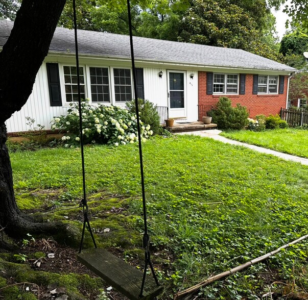 Primary Photo - 411 Moseley Dr