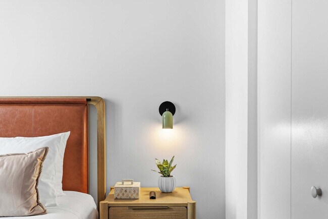 Building Photo - 11 NE 6th St