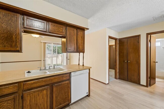 Building Photo - 208 Hudson Pl