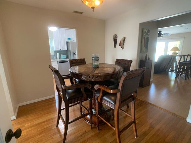 Building Photo - **Live the Ocean Beach Dream