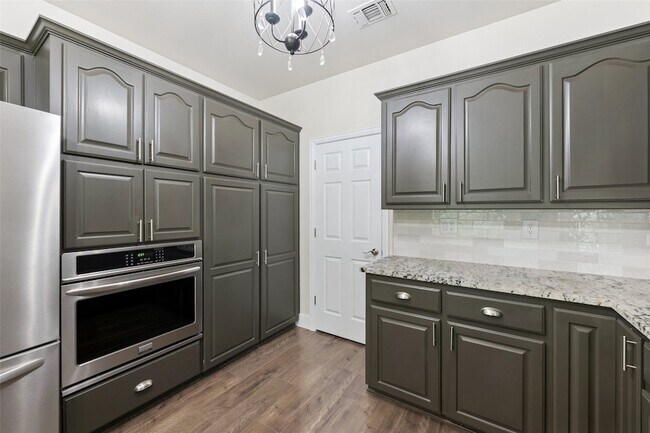 Building Photo - 109 Enchanted Dr