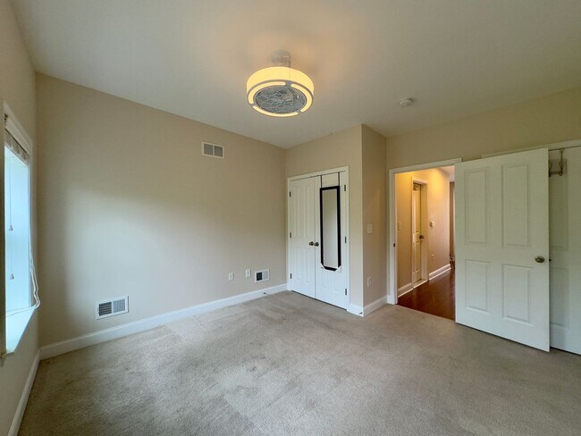 Building Photo - Charming 3 Bedroom/3 Bathroom Townhome in Middle East Neighborhood, Baltimore!