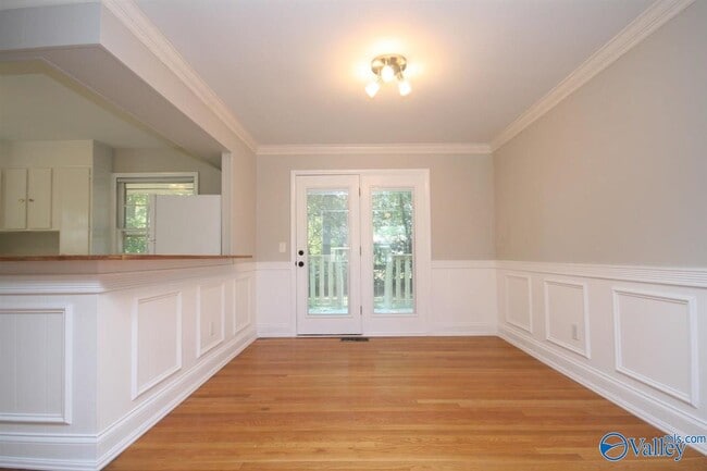 Building Photo - 403 Arthur St NW