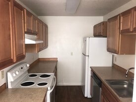 Building Photo - 3309 Oregon Dr