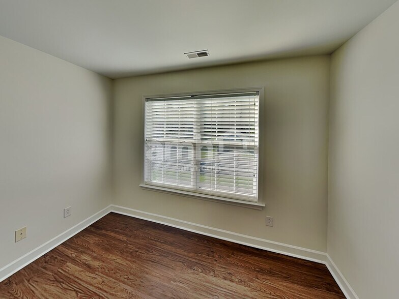 Building Photo - 3063 Romain Trail