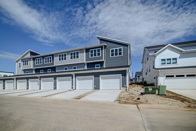 Building Photo - 4873 Lacy Rd