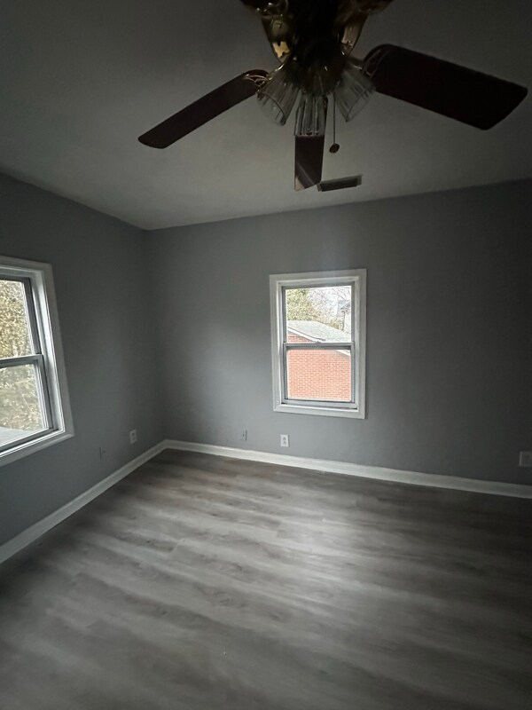 Building Photo - 504 Spellman St