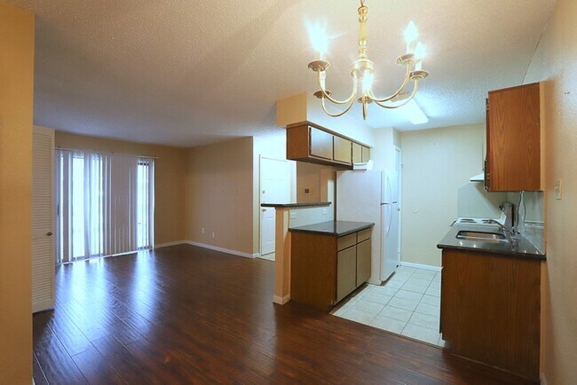 Building Photo - 2750 Holly Hall St