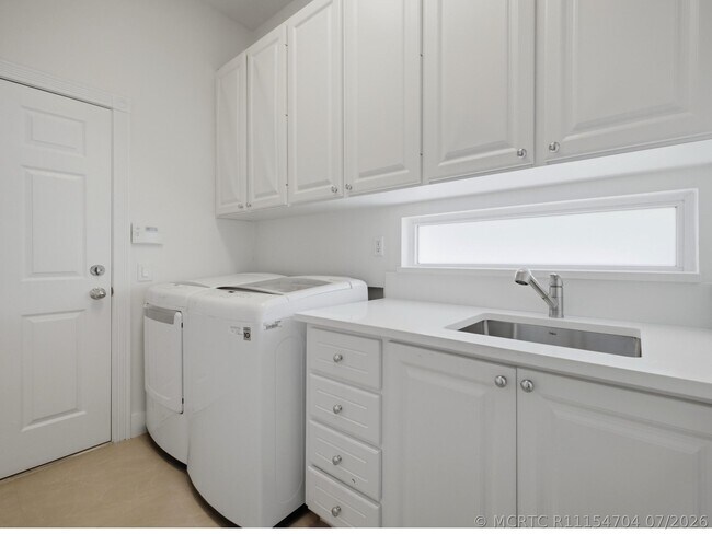 Building Photo - 3225 Ushant Ct