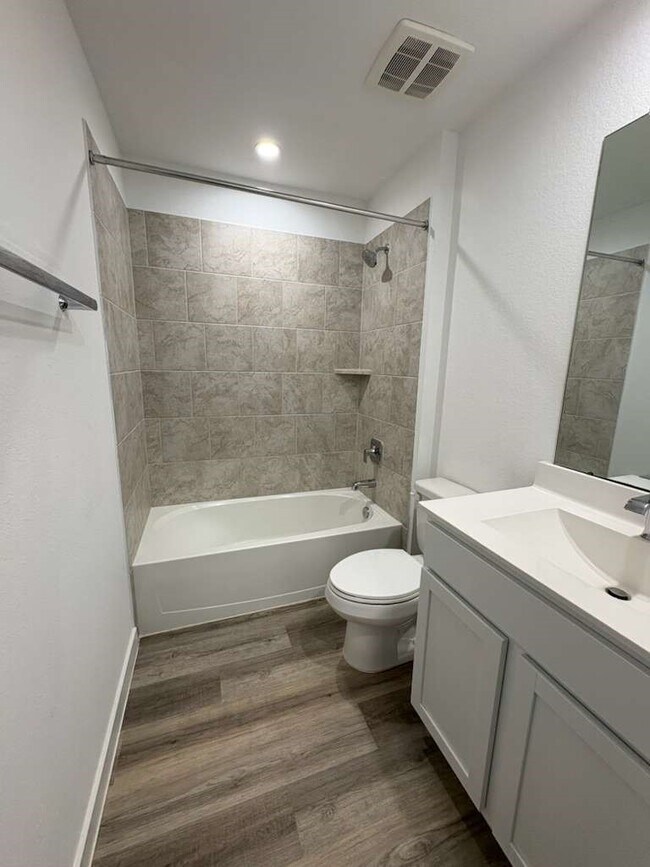 Building Photo - 3231 Langley Bnd Ln