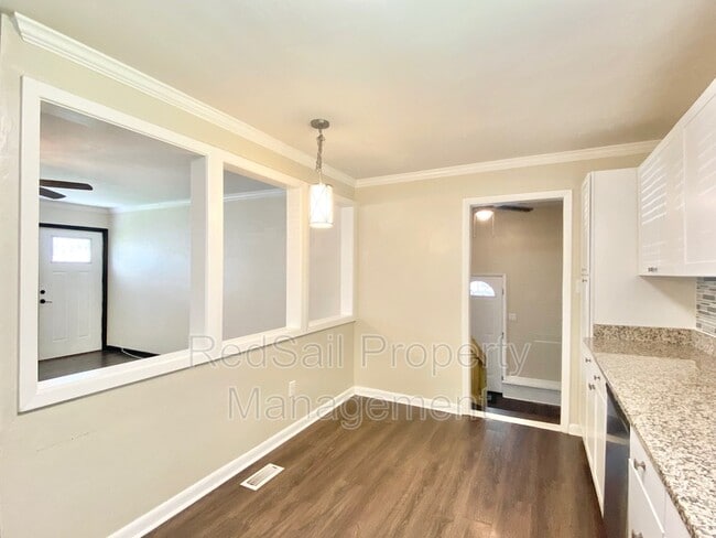 Building Photo - 37 Pennwood Dr