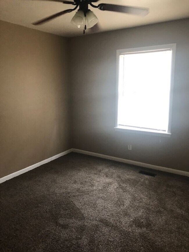 Building Photo - 532 26th Ave NW