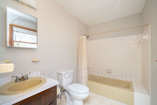 Building Photo - 5110 New Kent Hwy