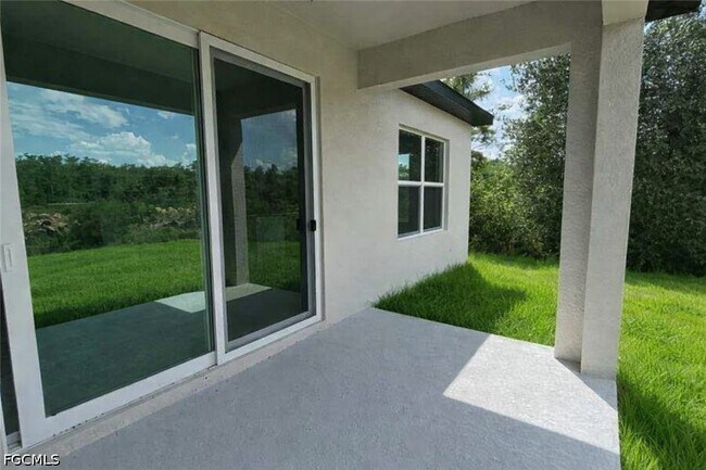 Building Photo - 460 Westchester Dr