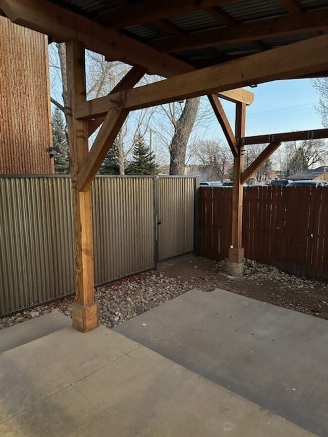 Building Photo - Modern Studio Eastside of Flagstaff- AVAIL...