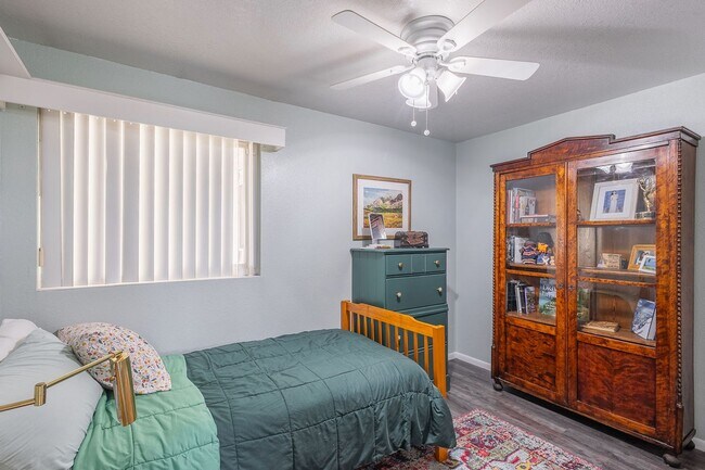 Building Photo - Central Single Family Home