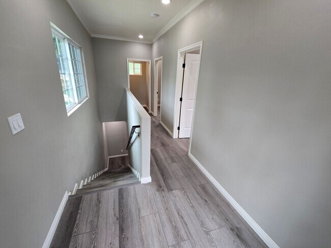 Building Photo - Fantastic 2 Bed, 2.5 Bath ADU unit in Sunn...