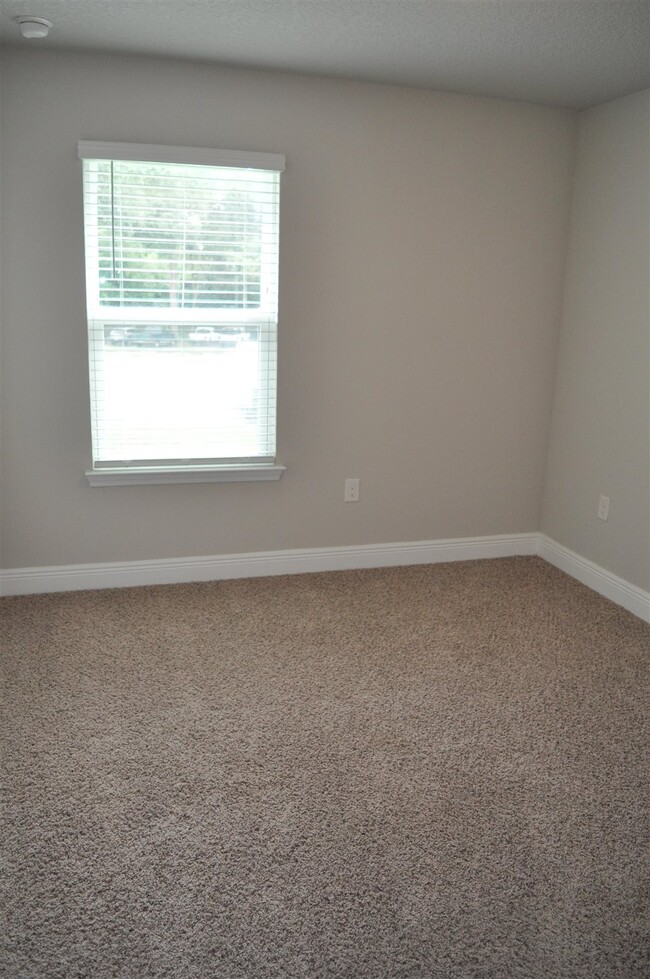 Building Photo - 6060 Royal Port Ct