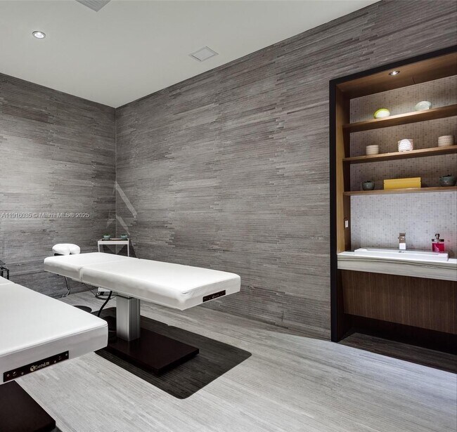 Building Photo - 55 SW 9th St