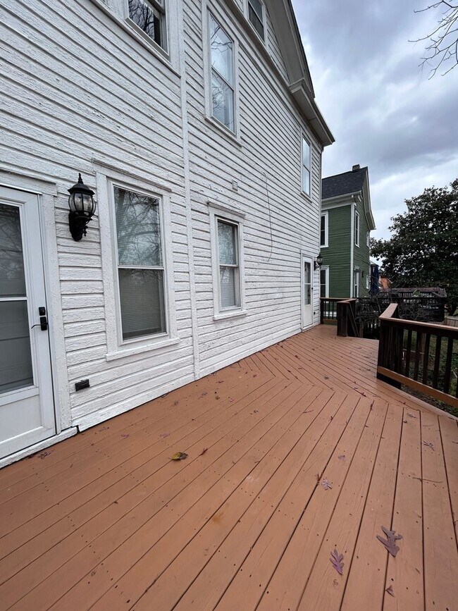 Building Photo - Renovated Victorian with historic touches & huge yard!
