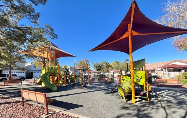 Building Photo - 6164 Bridgeport Hills Ave