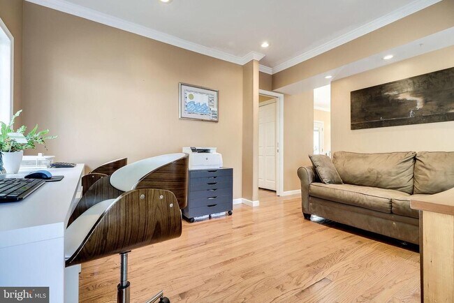 Building Photo - 8113 Carlyle Pl