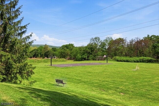 Building Photo - 15 Delbarton Ct