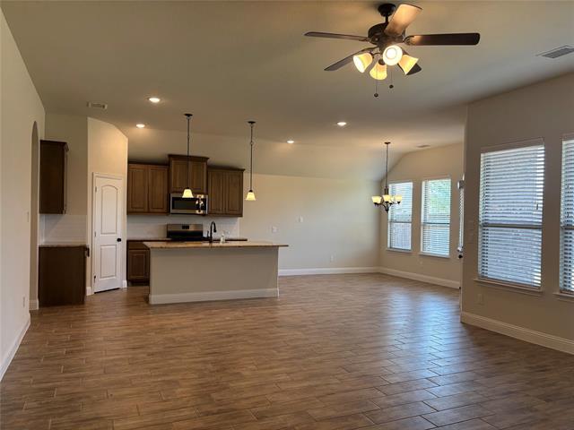 Building Photo - 2901 Pronghorn Dr