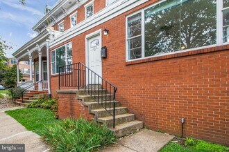 Building Photo - 1412 Delaware Ave